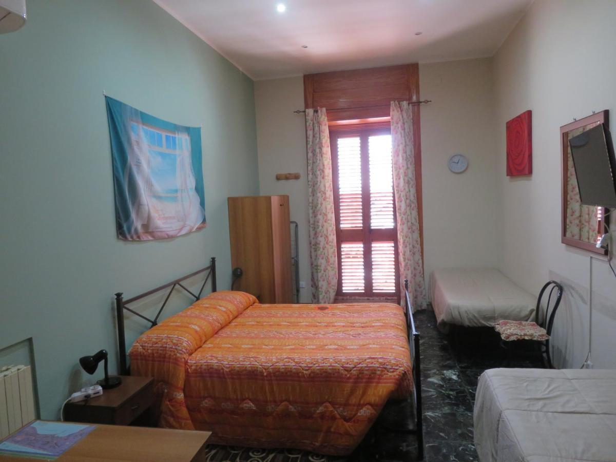 Casa Vacanze Sole & Luna Milazzo Buitenkant foto